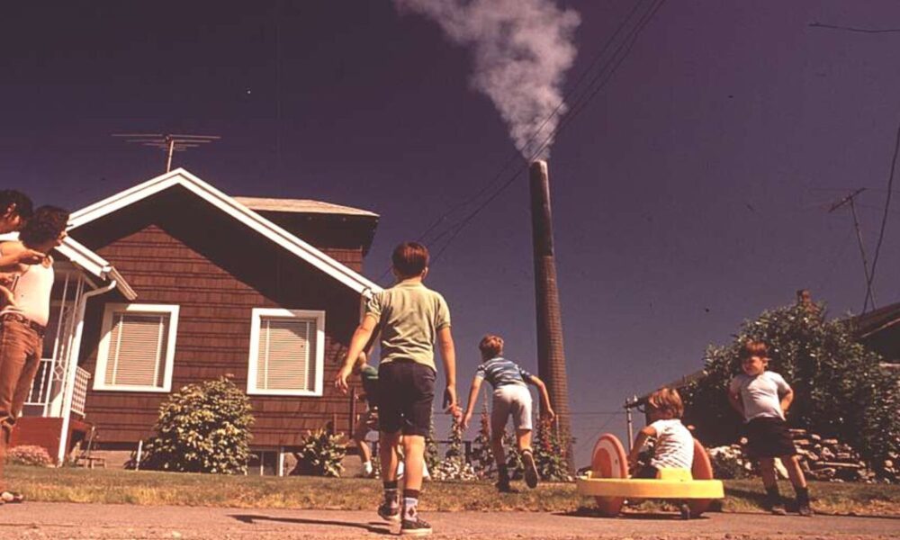 kids with smokestack